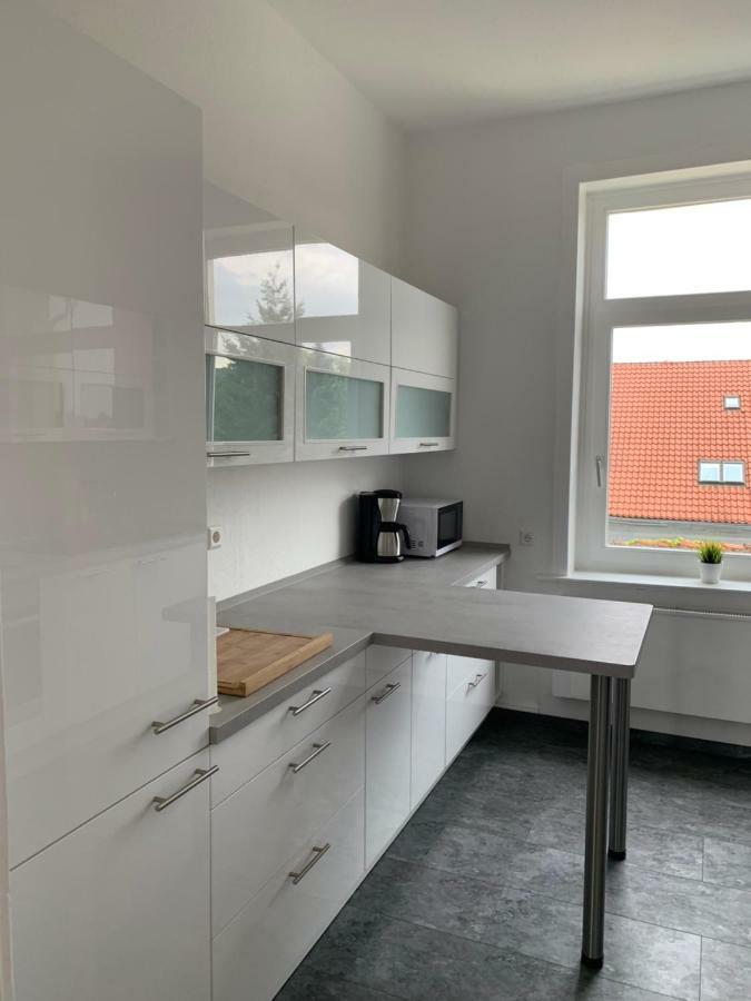 Moderne 4 Zimmer Apartment Mit Bergblick Stadtzentrum Contactless Check-In Gehrden  Exterior photo